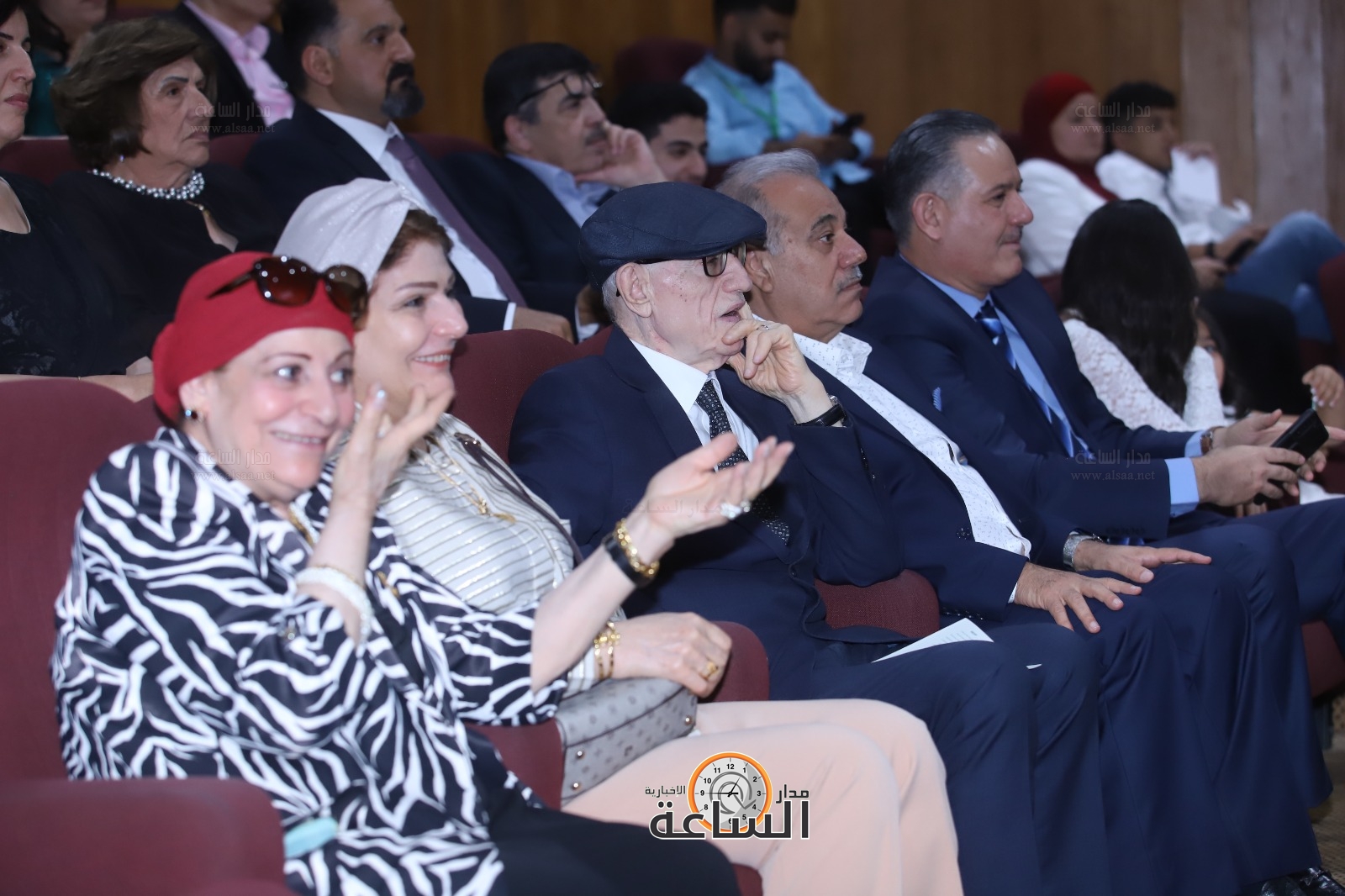 Madar Al-Saa Images 0.9902408389065487