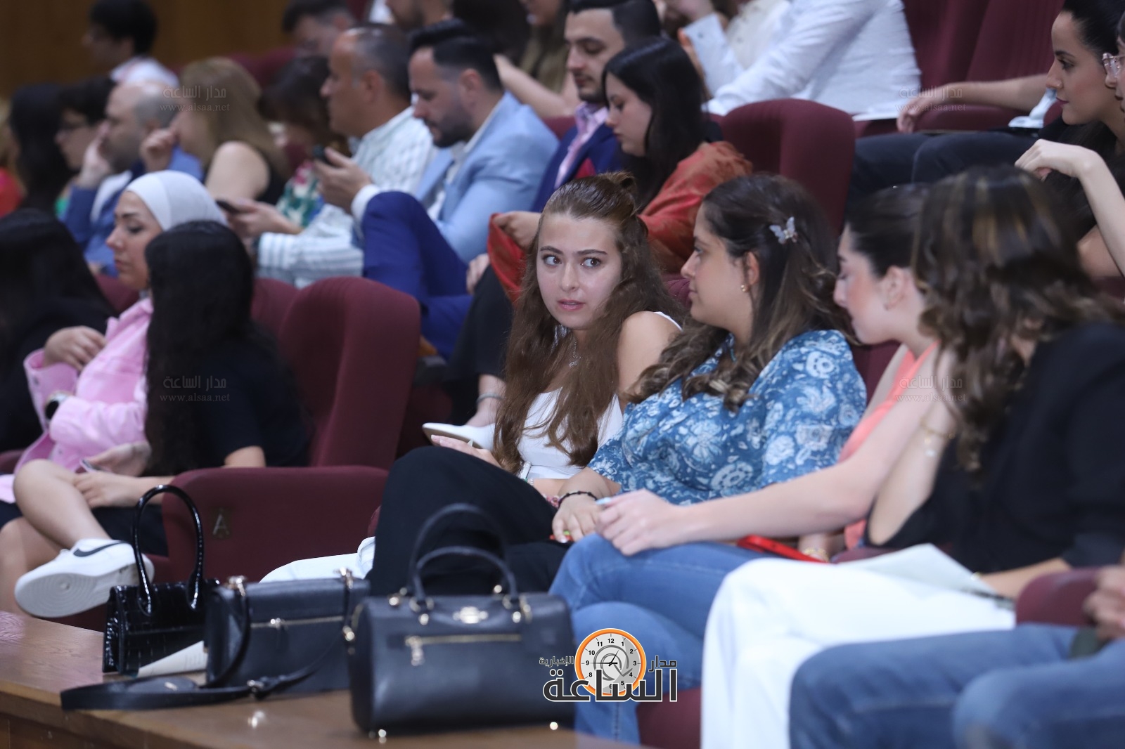 Madar Al-Saa Images 0.0009460460017696182