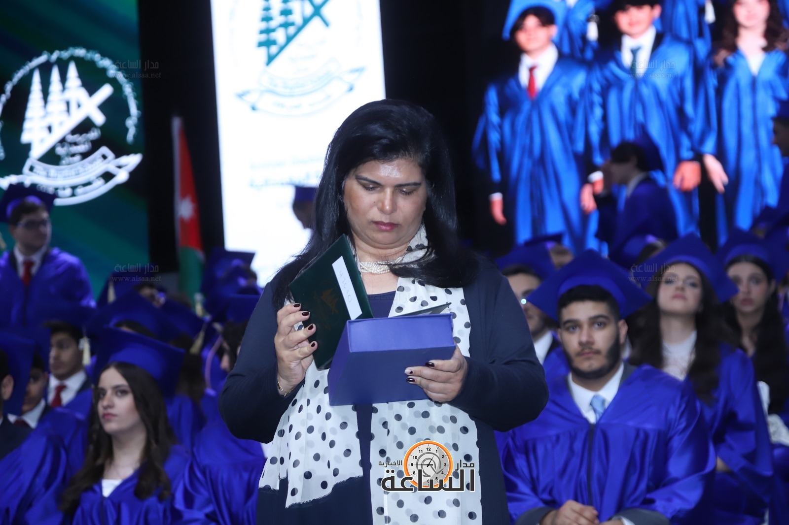 Madar Al-Saa Images 0.027124345868025035