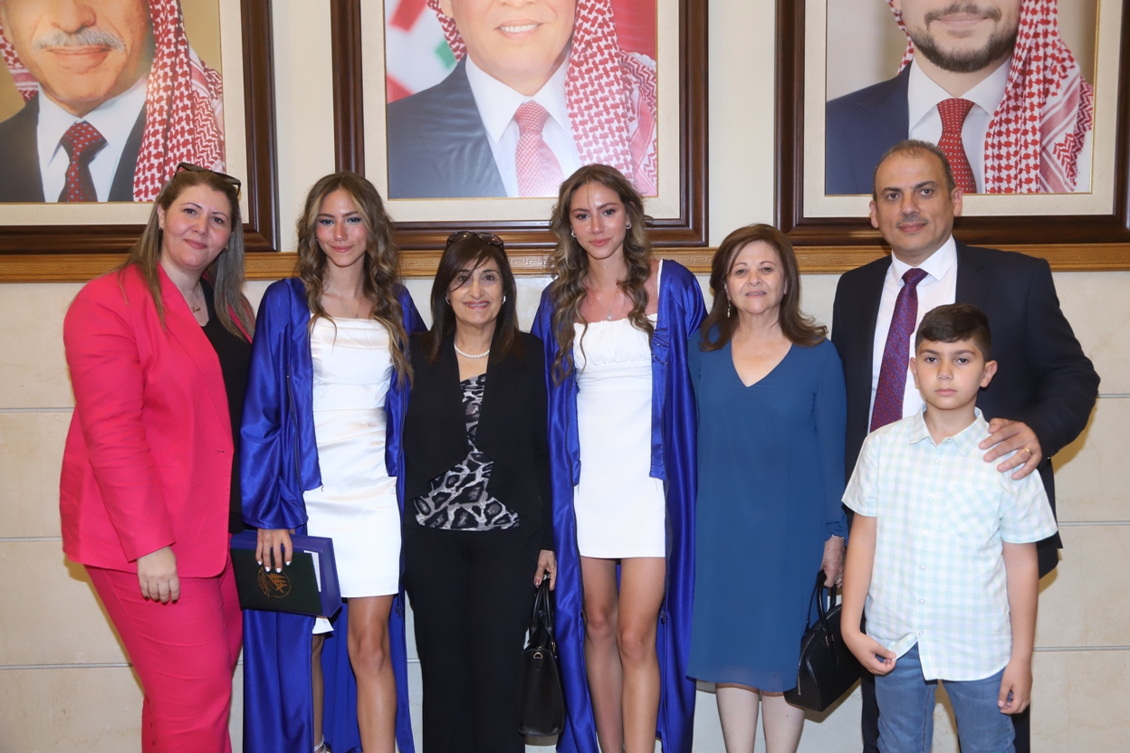 Madar Al-Saa Images 0.1307130468046218