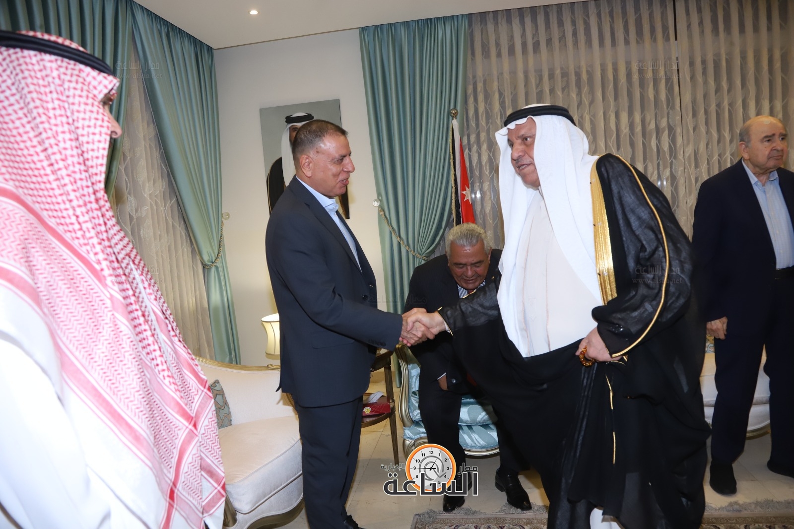 Madar Al-Saa Images 0.841555777417573