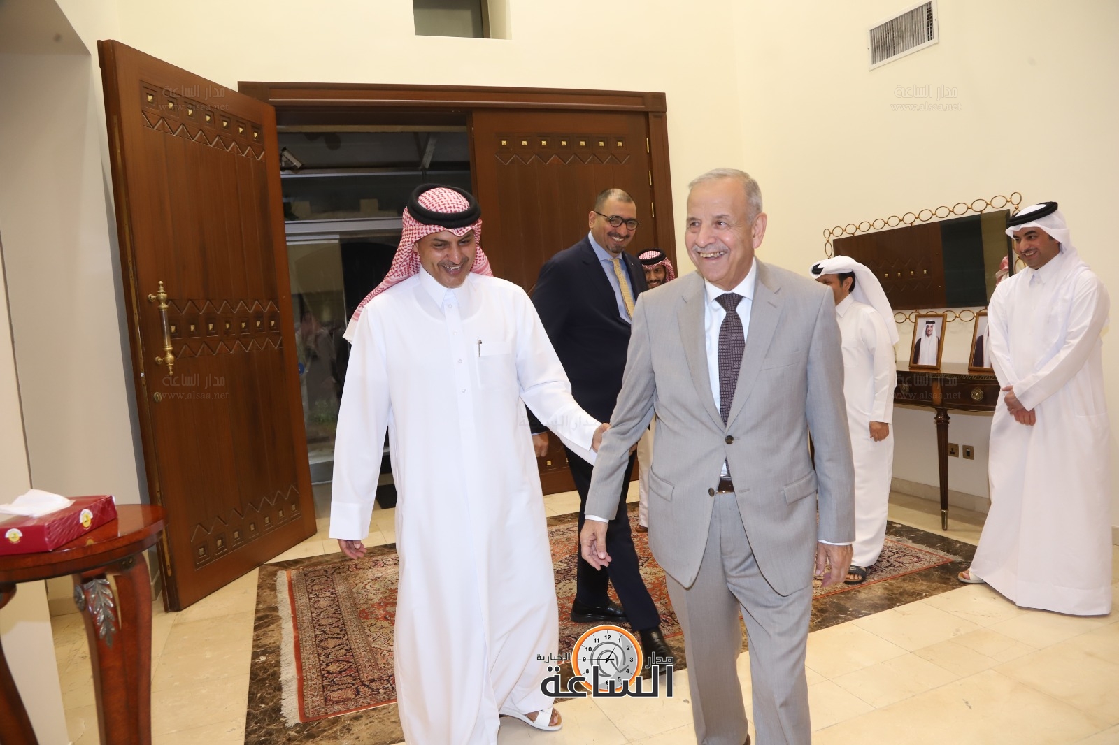 Madar Al-Saa Images 0.9242750175142662