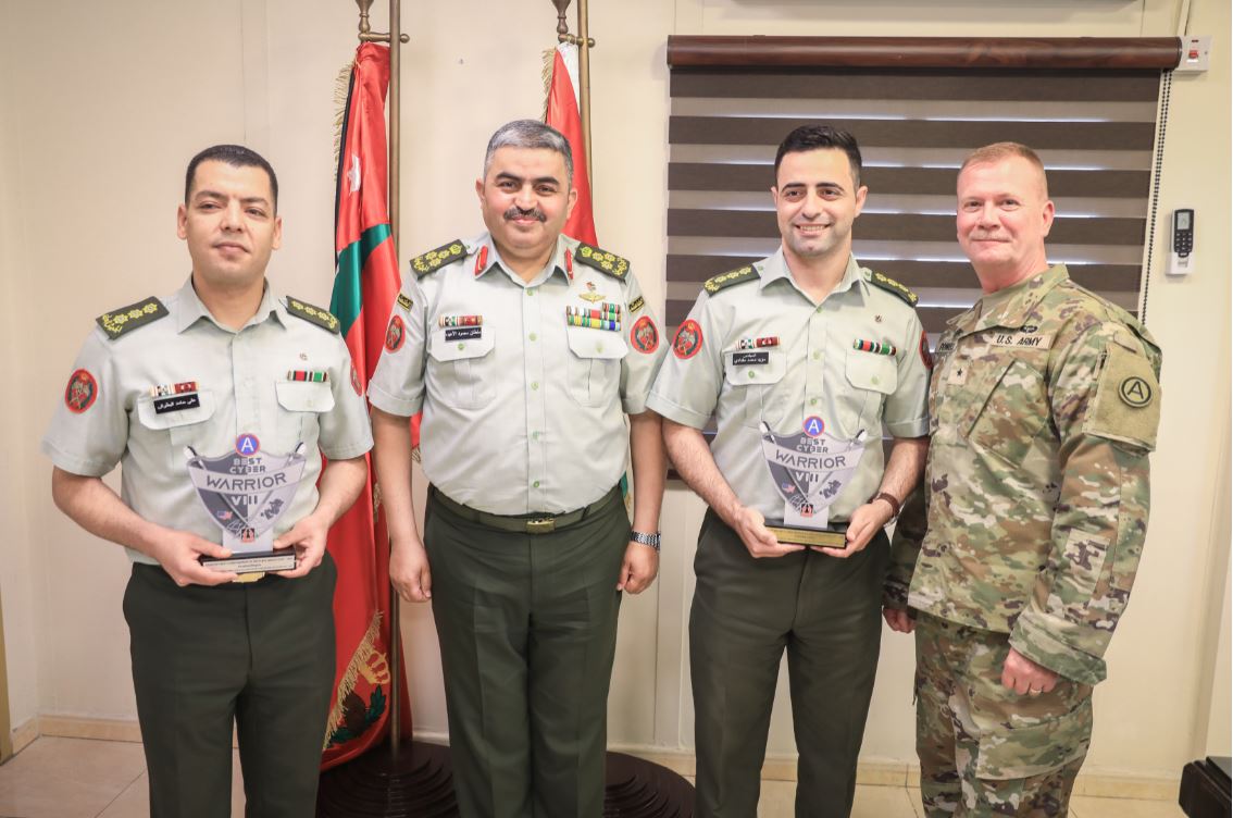 Madar Al-Saa Images 0.7351981887569519