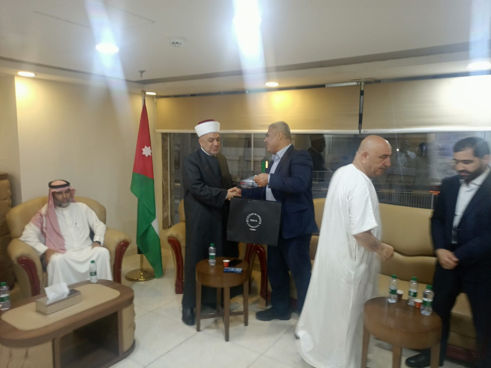 Madar Al-Saa Images 0.15426654437558662