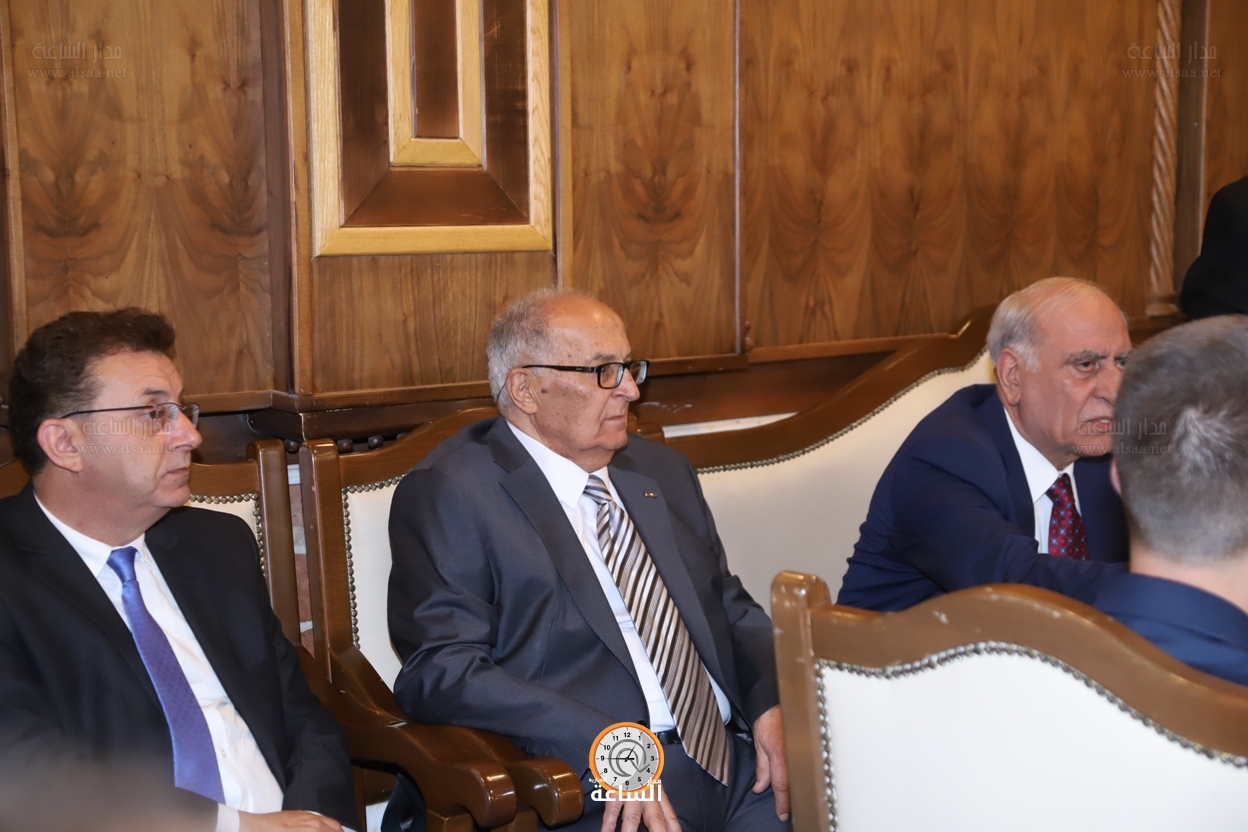 Madar Al-Saa Images 0.6758394670387353