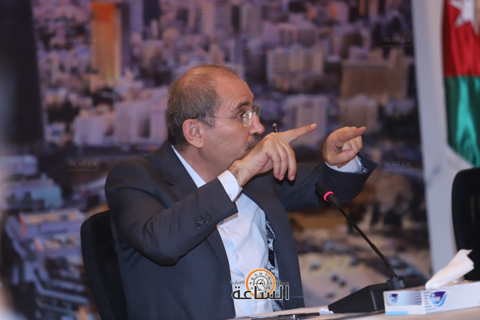 Madar Al-Saa Images 0.10398866513623362