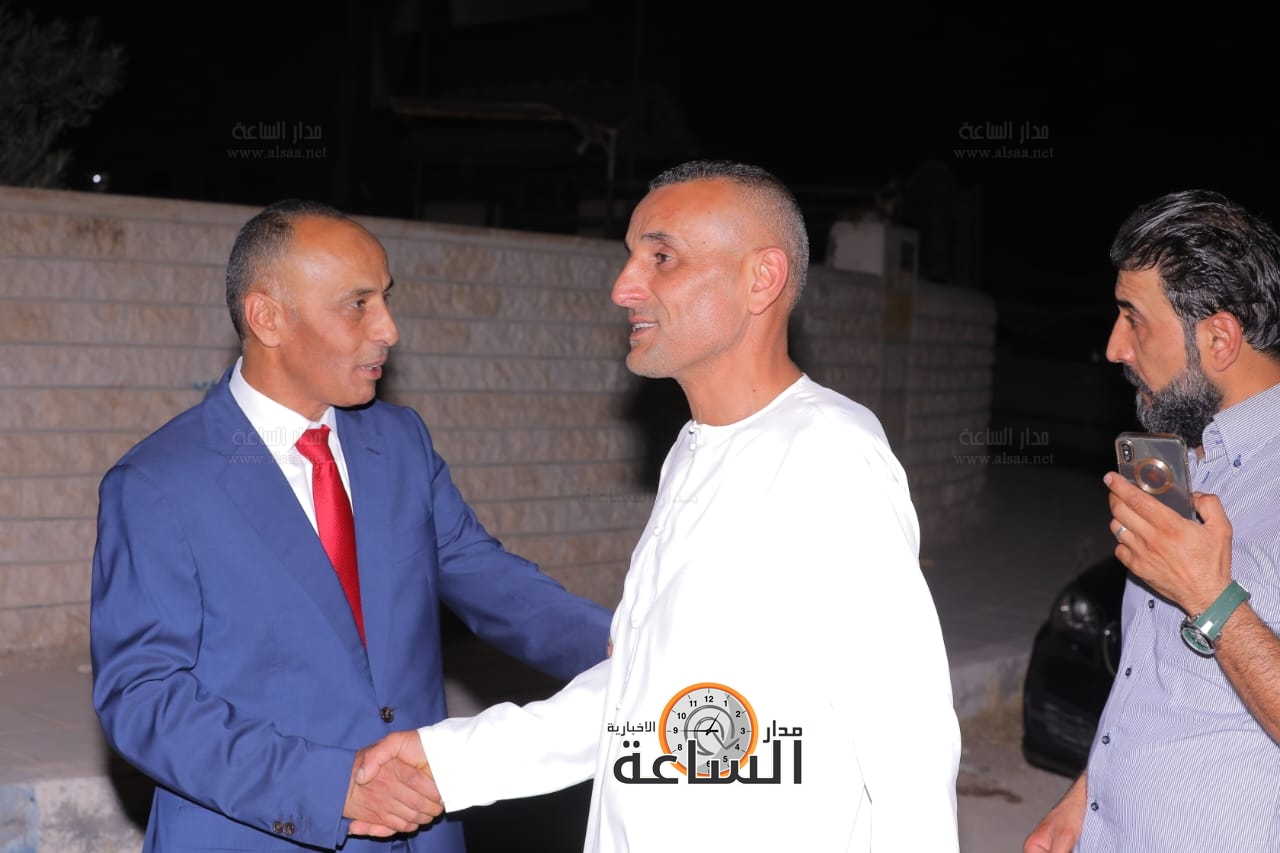 Madar Al-Saa Images 0.9659834931119957