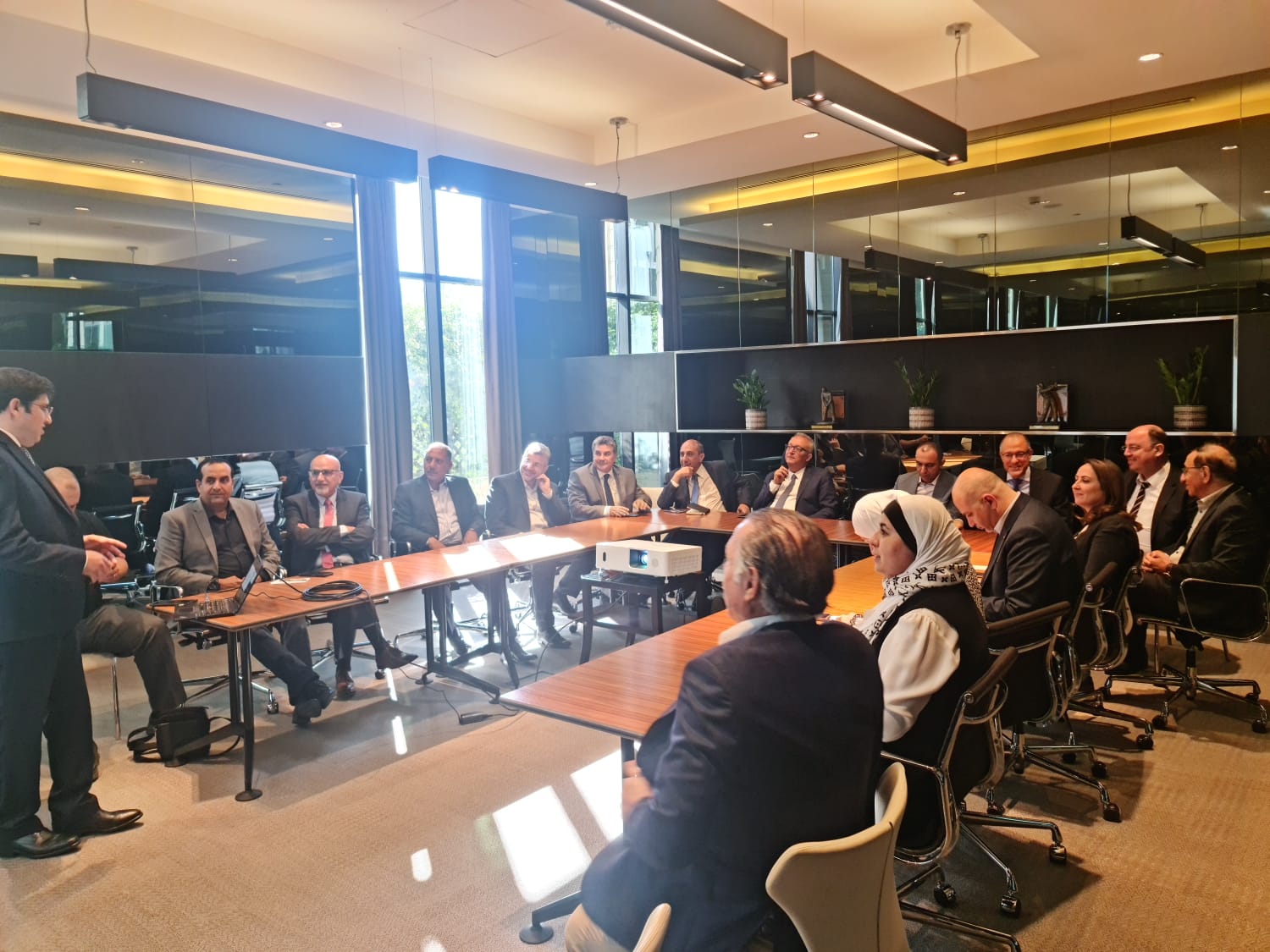 Madar Al-Saa Images 0.014645876230967358