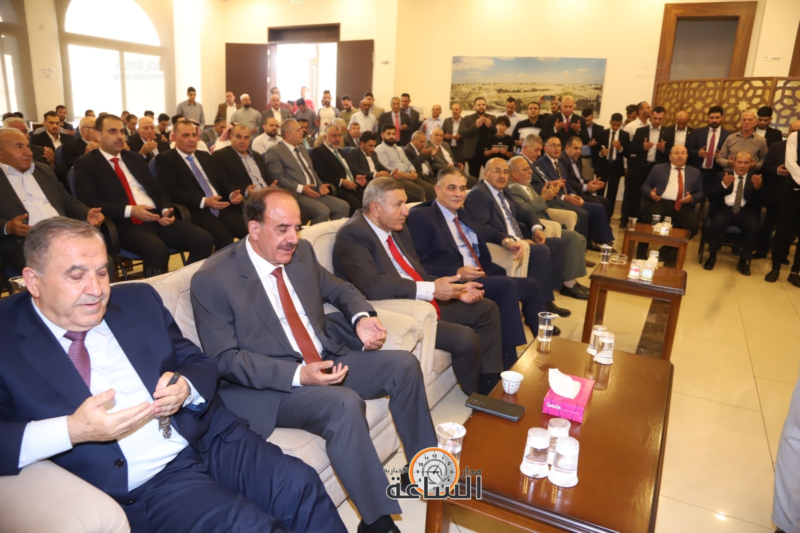 Madar Al-Saa Images 0.4210435650224952