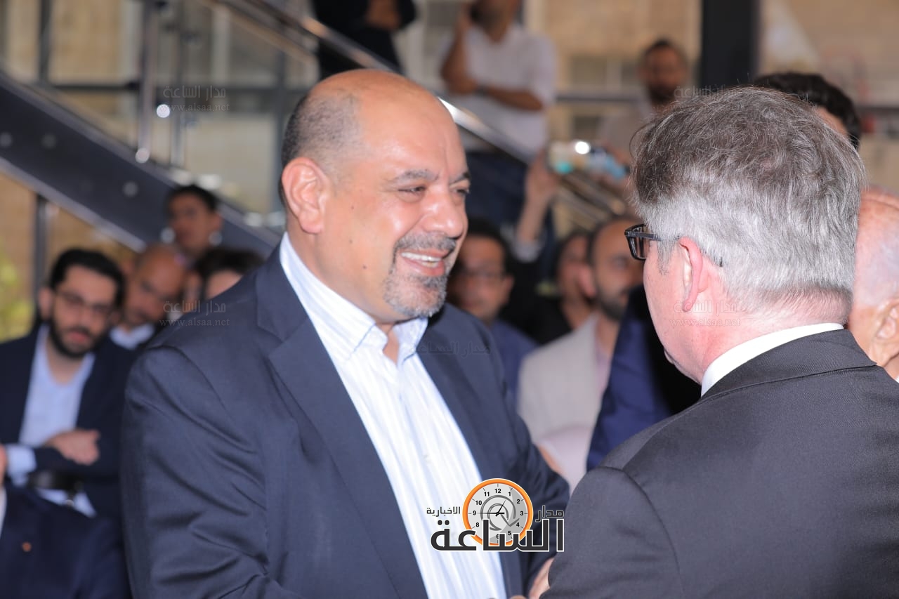 Madar Al-Saa Images 0.20211750523852934