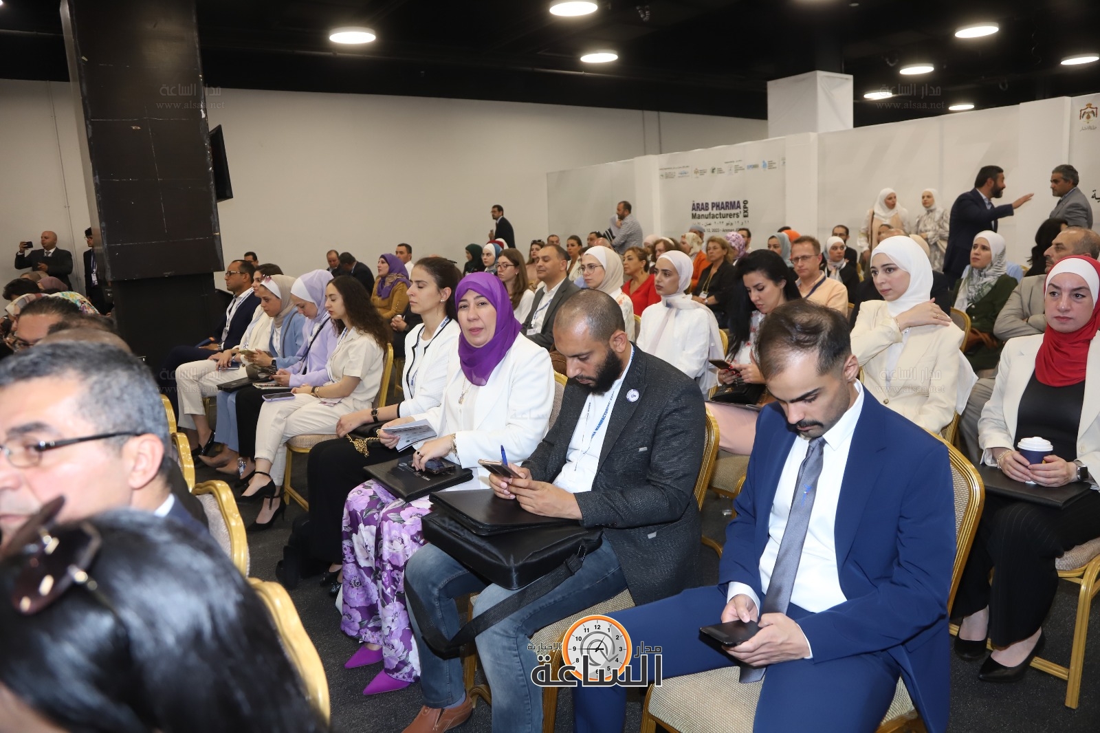 Madar Al-Saa Images 0.520239592358579