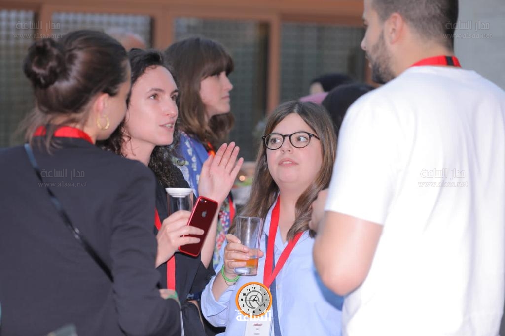 Madar Al-Saa Images 0.7172655184006616