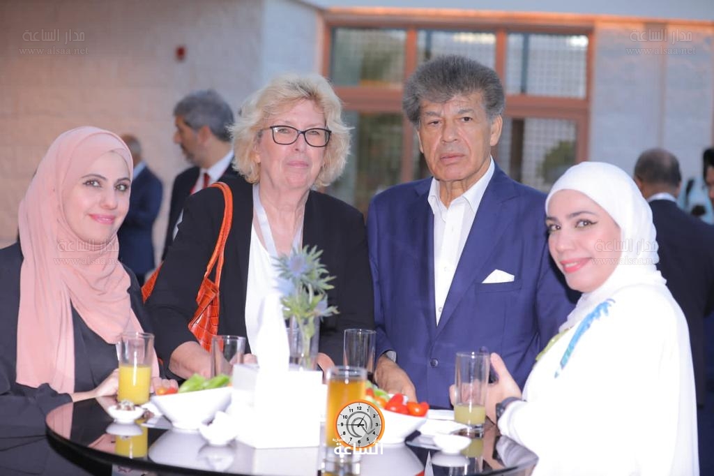 Madar Al-Saa Images 0.9717704989028209