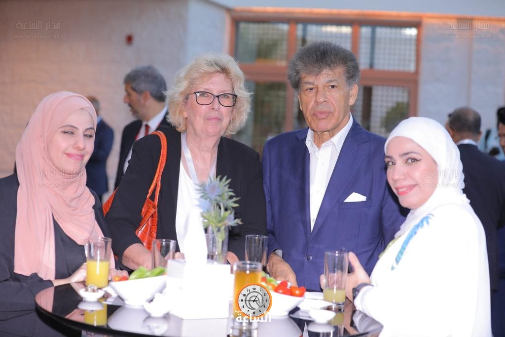 Madar Al-Saa Images 0.476717436687792