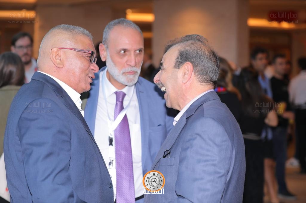 Madar Al-Saa Images 0.9400934237421206