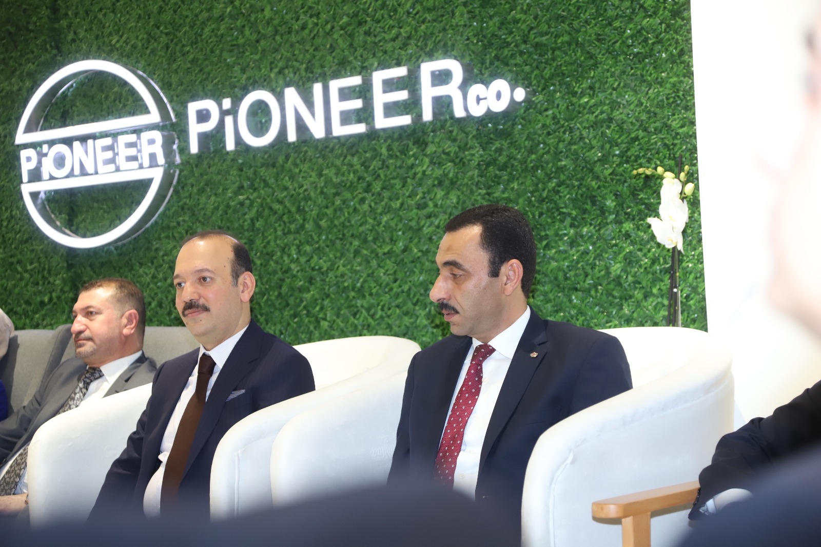 Madar Al-Saa Images 0.07809954529062091