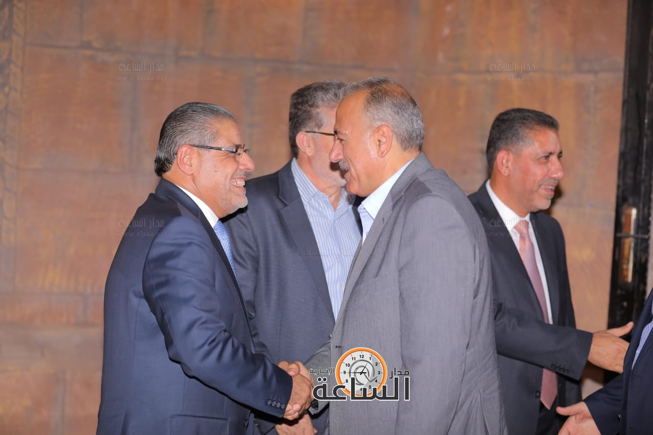 Madar Al-Saa Images 0.7953618171880721