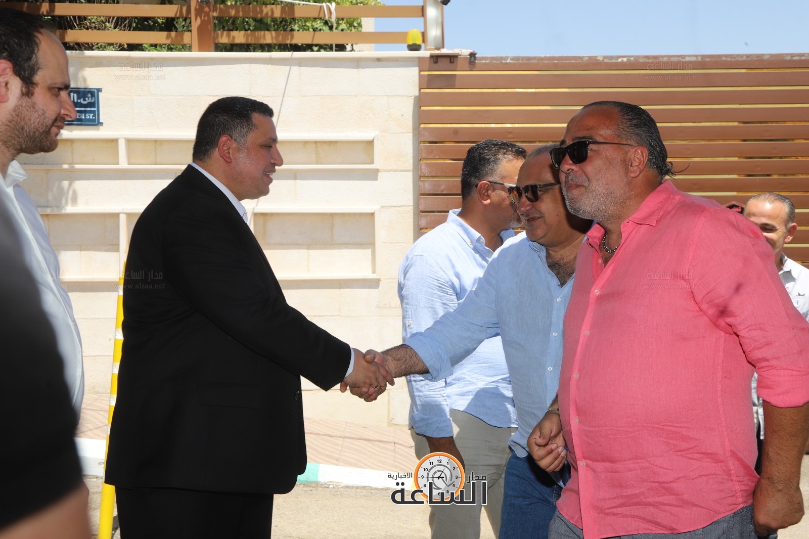 Madar Al-Saa Images 0.9769593073180947