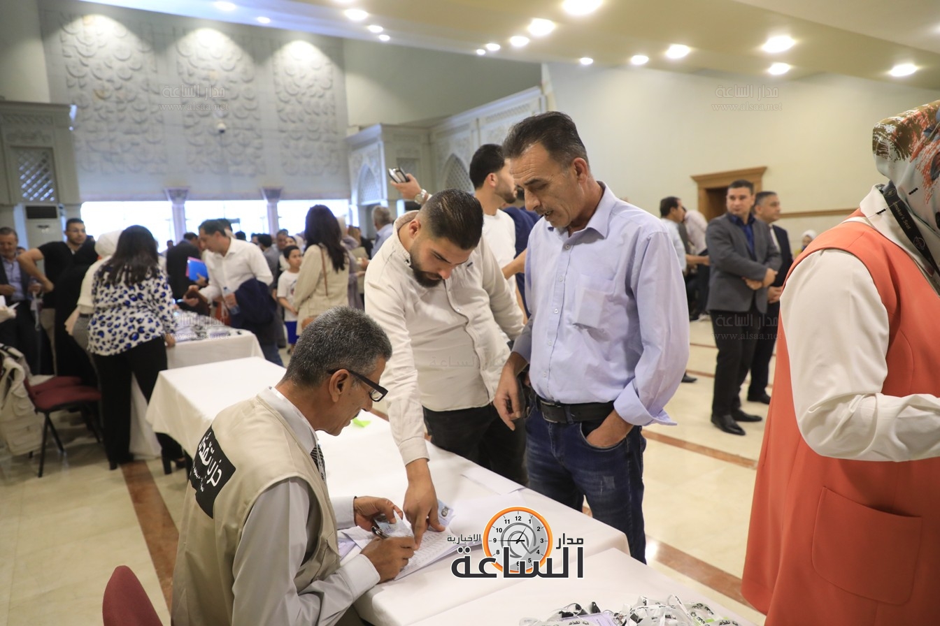 Madar Al-Saa Images 0.12585423804853235