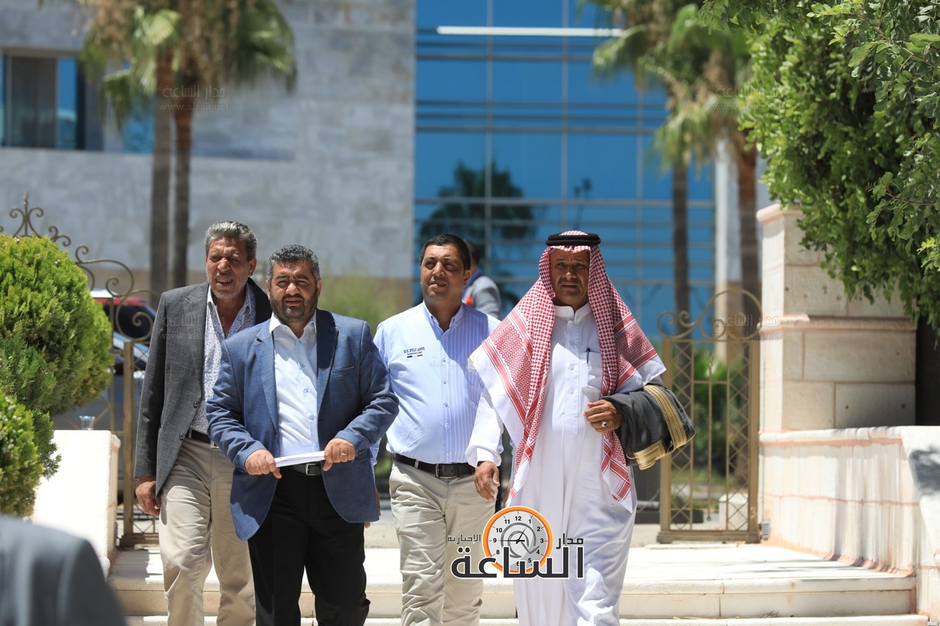 Madar Al-Saa Images 0.7030342344469613