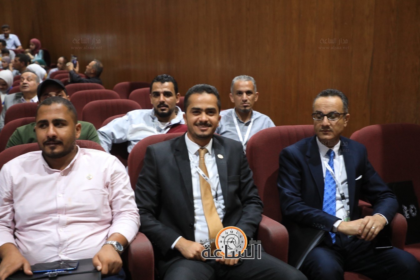 Madar Al-Saa Images 0.9322935725836548