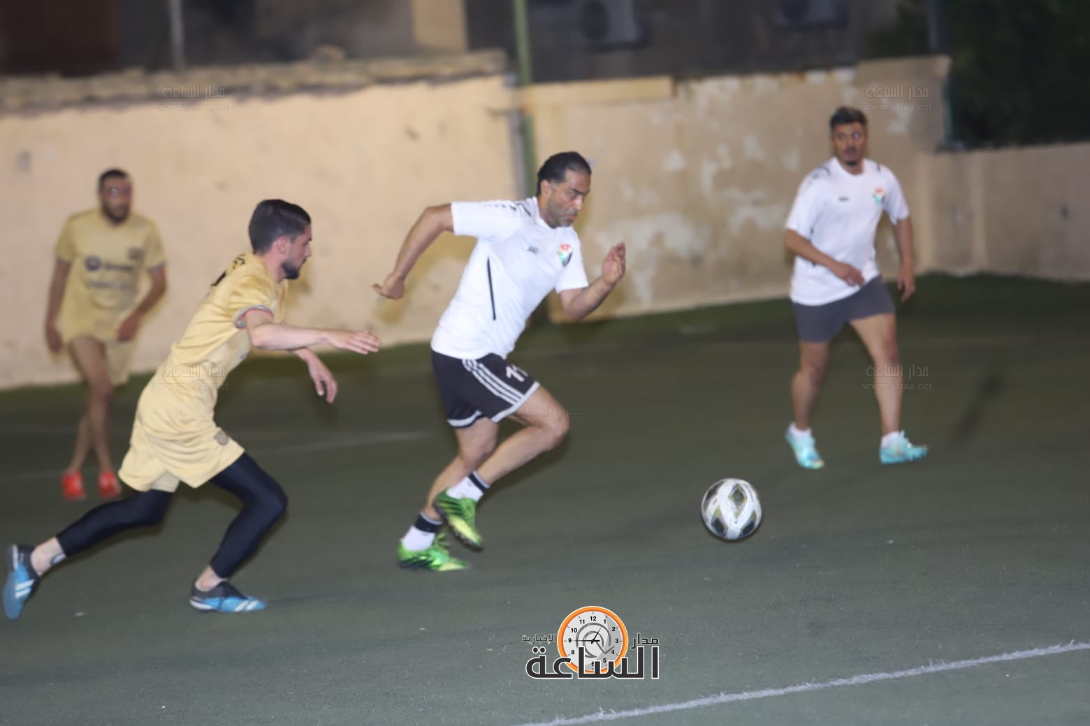 Madar Al-Saa Images 0.7195686912915937