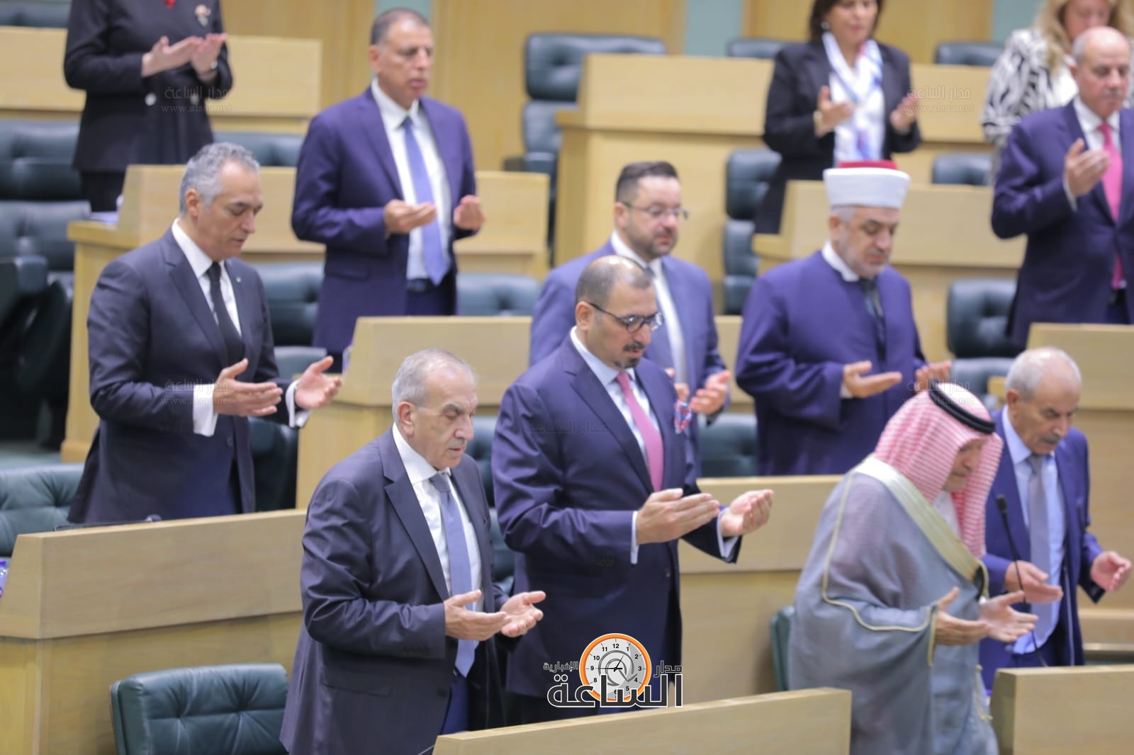 Madar Al-Saa Images 0.3540673316386478