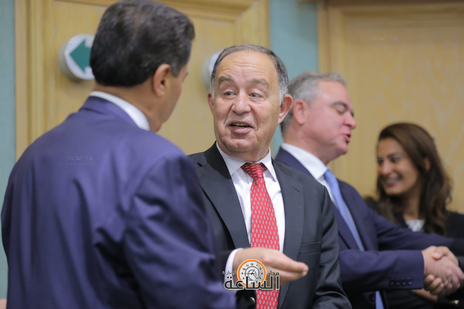 Madar Al-Saa Images 0.10959602656995049