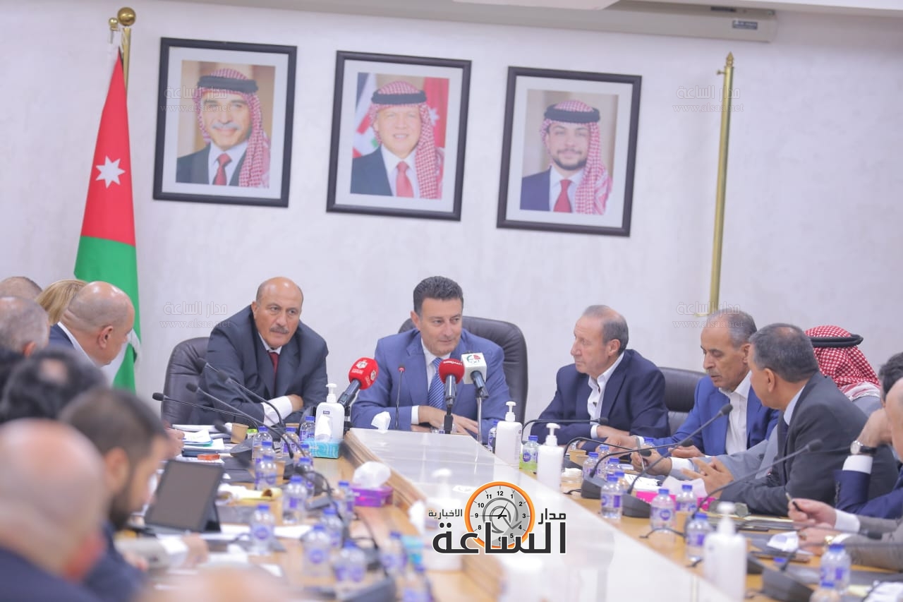 Madar Al-Saa Images 0.12948993133162356