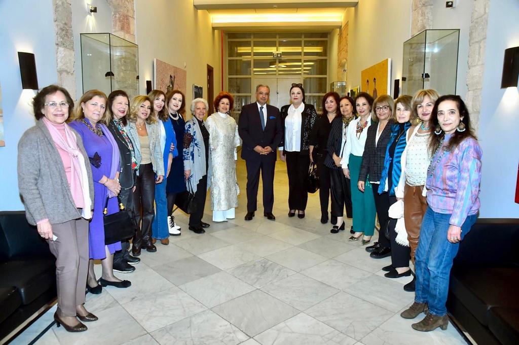 Madar Al-Saa Images 0.6721022498141838