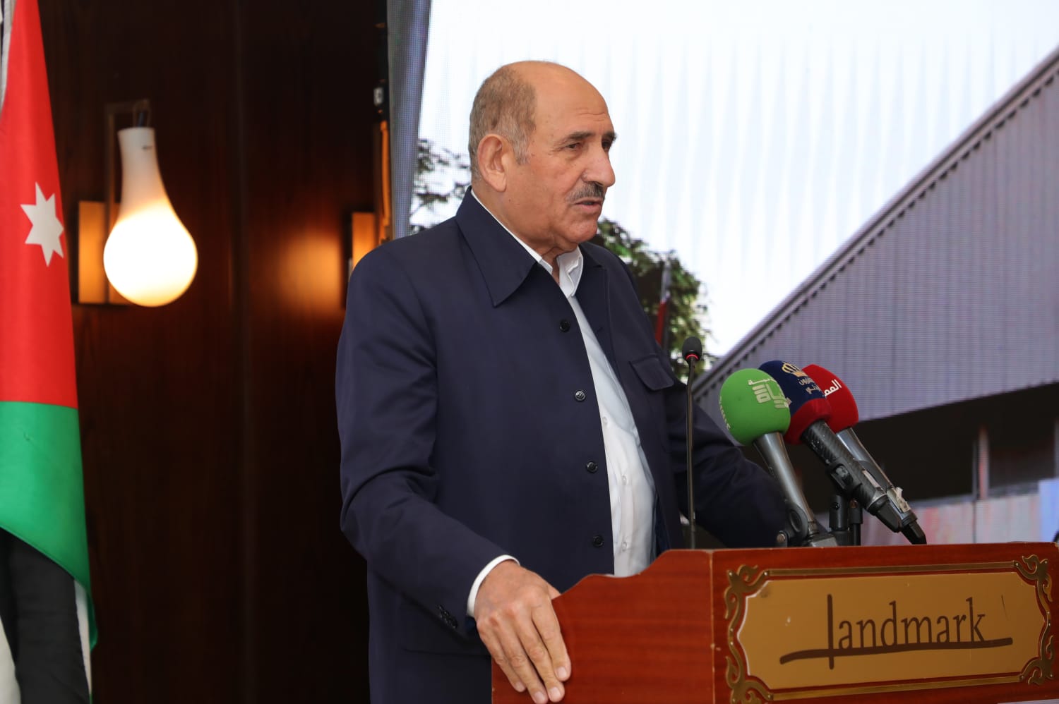 Madar Al-Saa Images 0.604597389987308