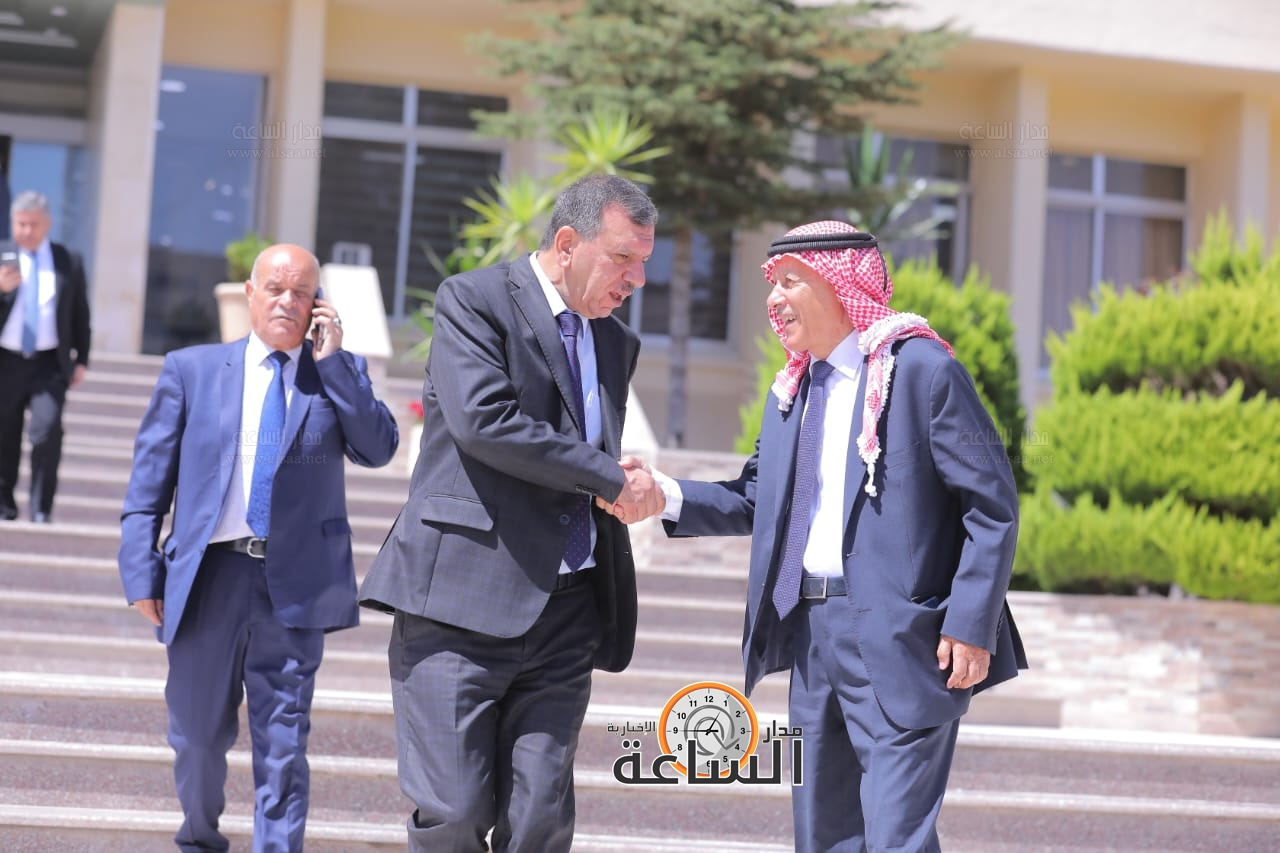 Madar Al-Saa Images 0.583870132148314