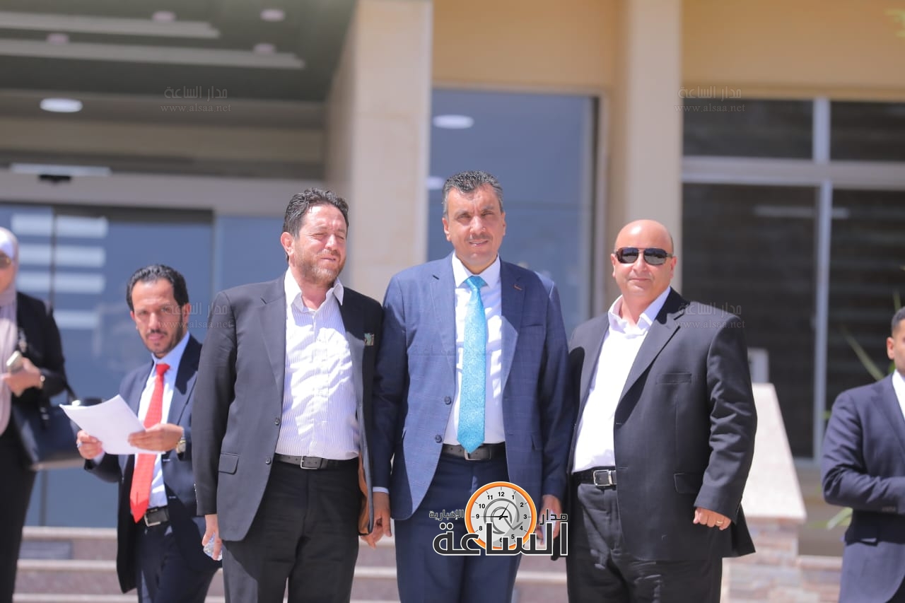 Madar Al-Saa Images 0.41248541684529316