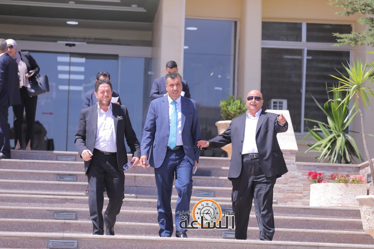 Madar Al-Saa Images 0.12357568839126176