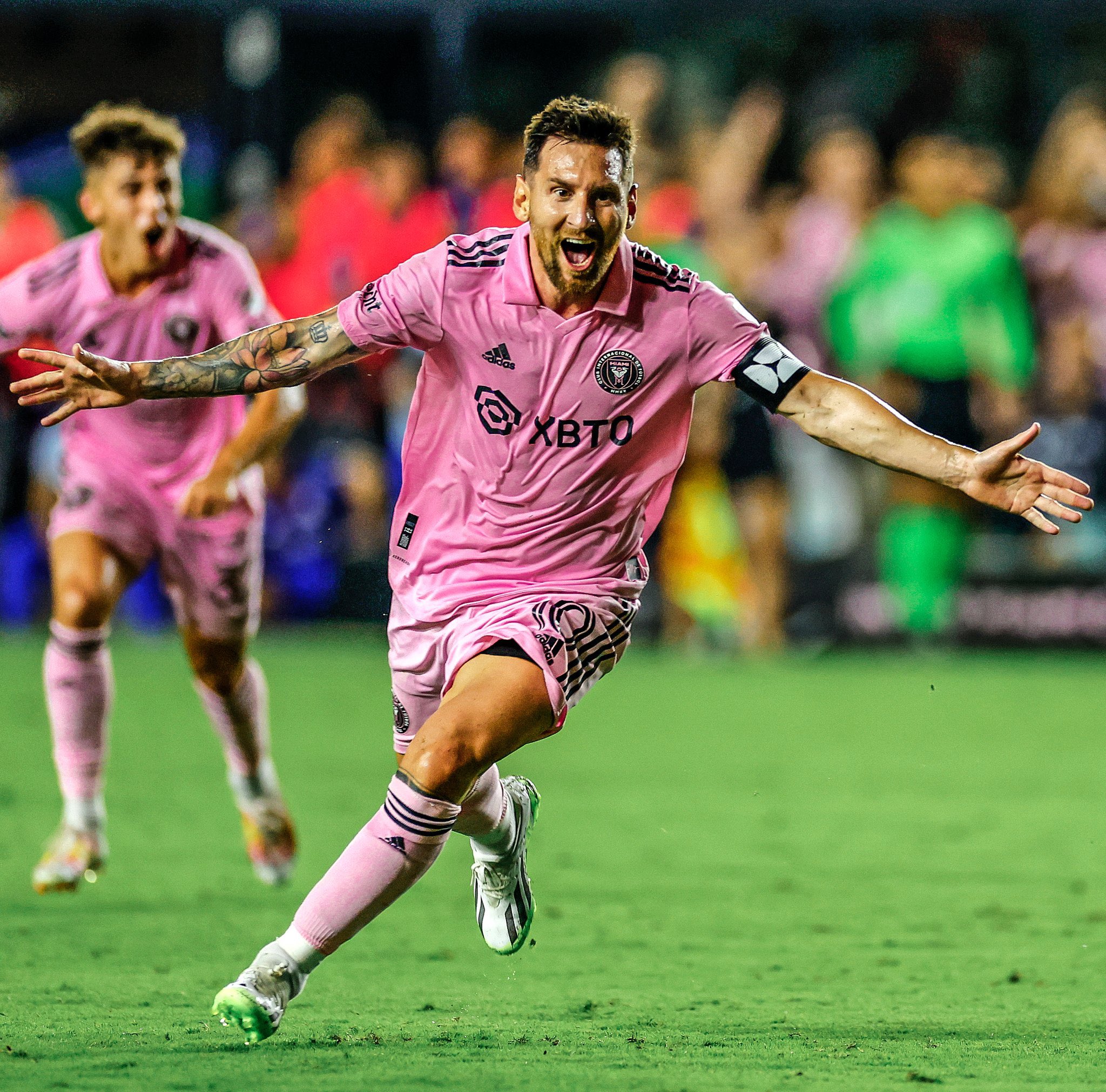 Madar Al-Saa Images 0.9941788075886524