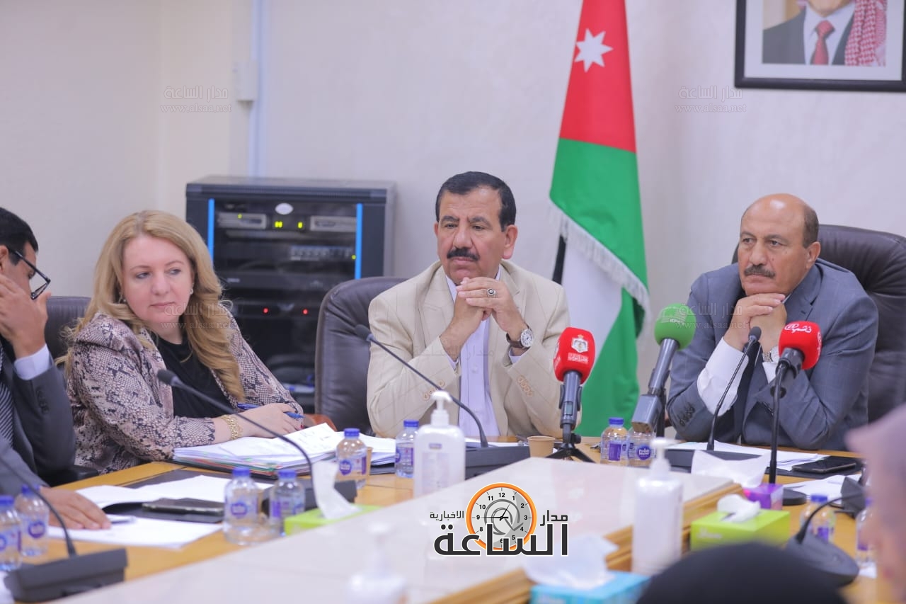 Madar Al-Saa Images 0.38450356092457794