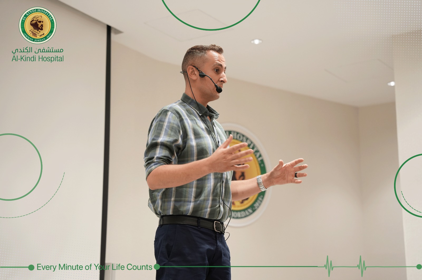 Madar Al-Saa Images 0.03515398231449396