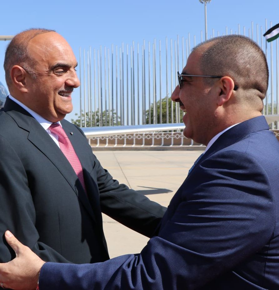 Madar Al-Saa Images 0.6854436279343961