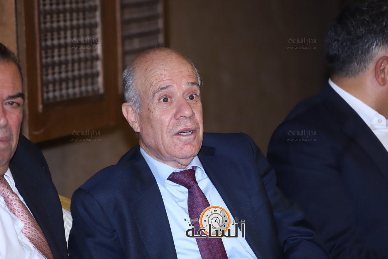 Madar Al-Saa Images 0.4809971354916176