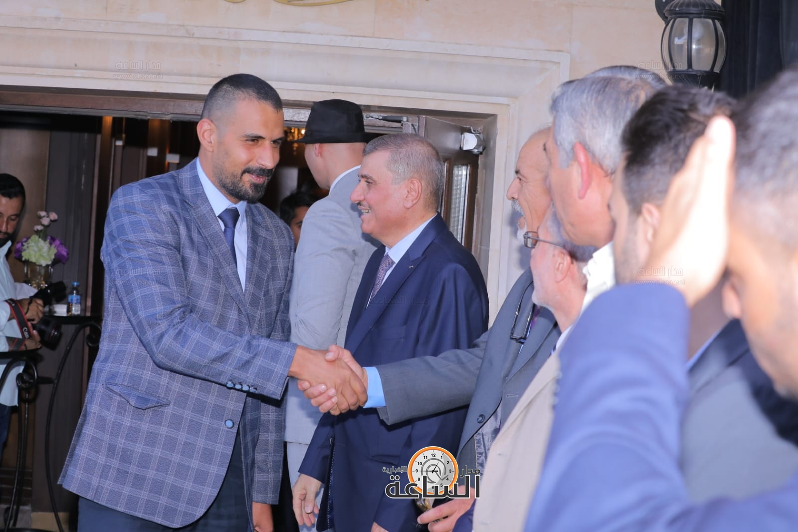 Madar Al-Saa Images 0.12207018314062346