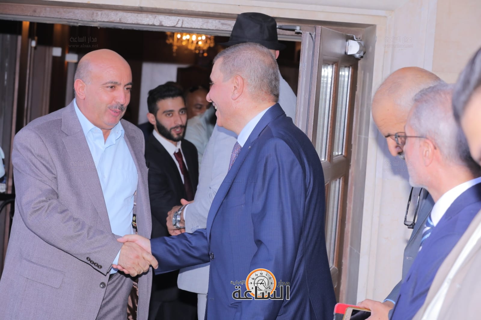 Madar Al-Saa Images 0.7161699327195952