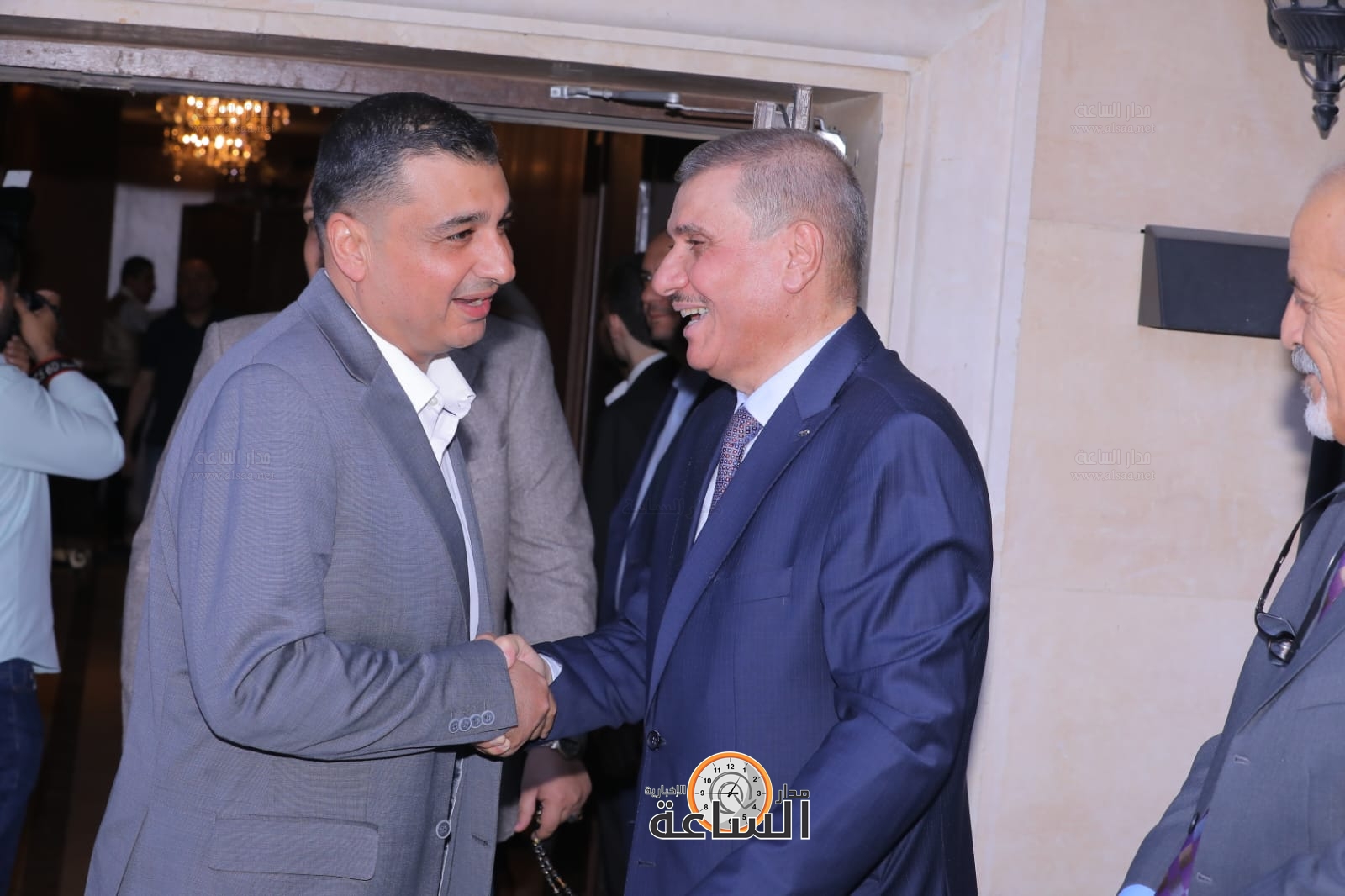 Madar Al-Saa Images 0.0704167027739715