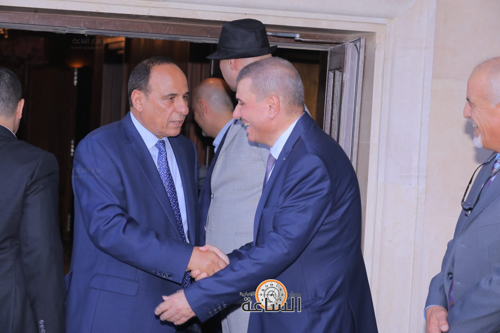 Madar Al-Saa Images 0.2582998647340946