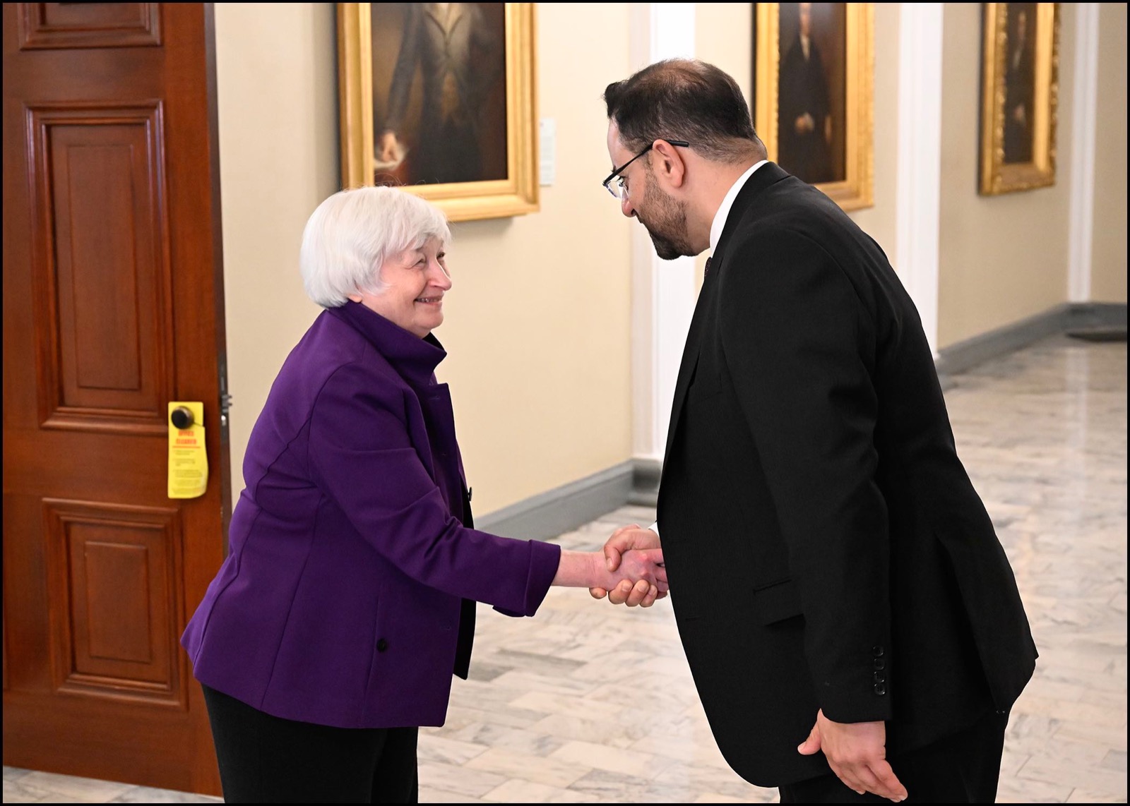 Madar Al-Saa Images 0.5746692364172122