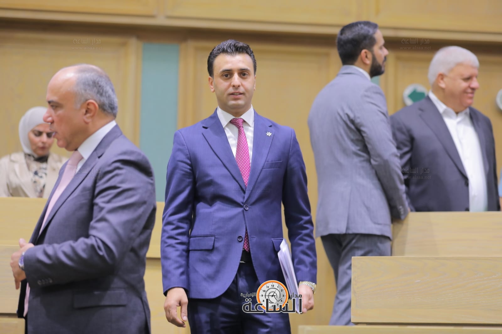 Madar Al-Saa Images 0.465548262756839