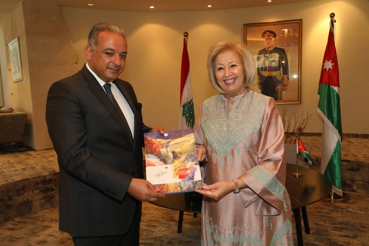 Madar Al-Saa Images 0.594534606848013