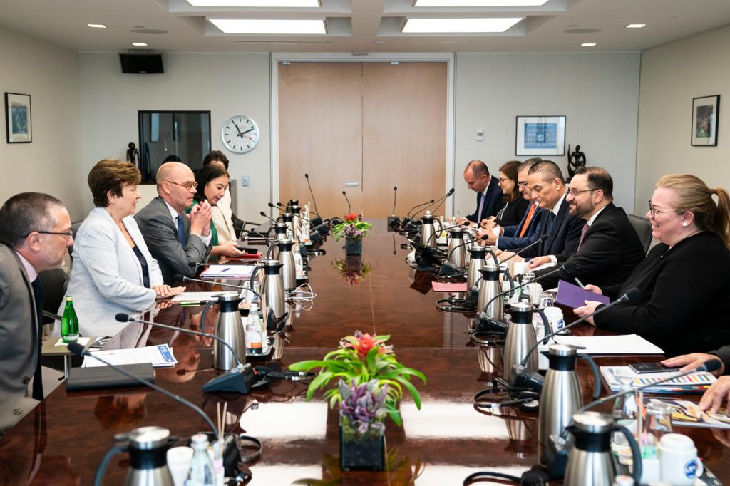 Madar Al-Saa Images 0.9539887700250558