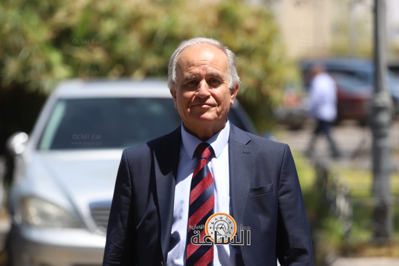 Madar Al-Saa Images 0.4374942593841904