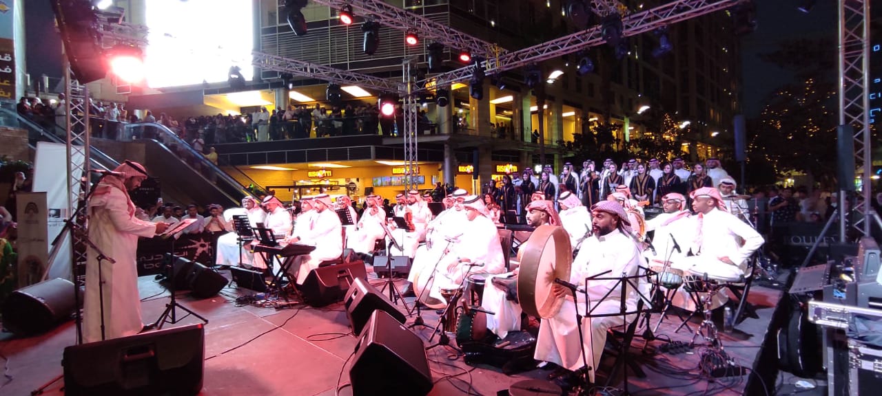 Madar Al-Saa Images 0.615325055179681