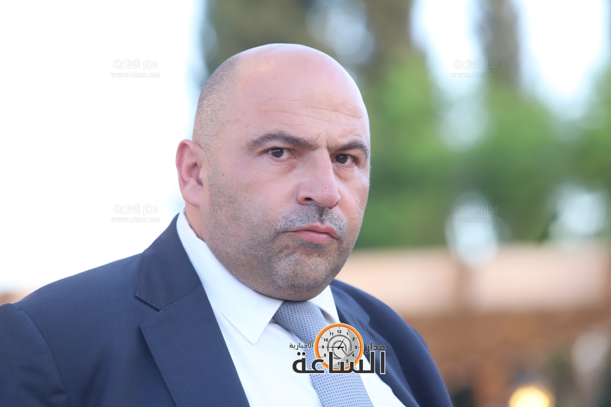 Madar Al-Saa Images 0.9913355193624176